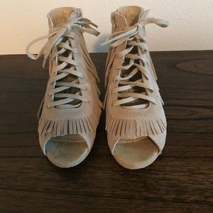 NWOT Joyfolie sandals